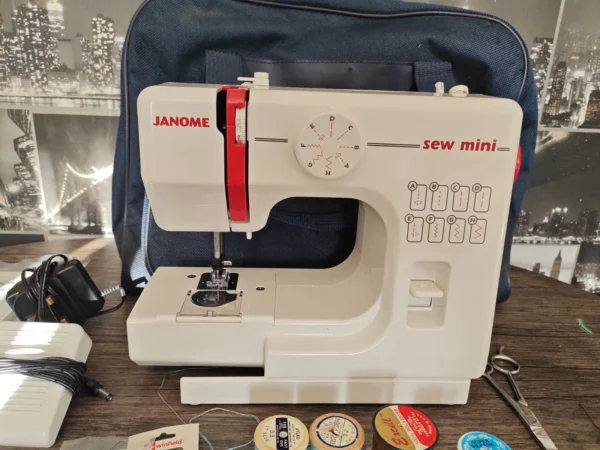 JANOME 525 Mini Electric Sewing Machine with Foot Pedal